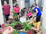 Gian hàng gây quỹ”, chung tay vì cộng đồng