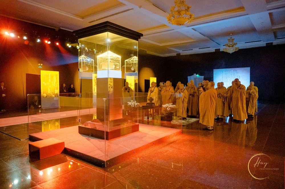 Trang nghiêm lễ cung thỉnh Xá-lợi trái tim Bồ-tát Thích Quảng Đức tôn trí tại tháp Đa Bảo