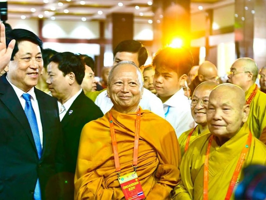 Hơn 2.000 Đại biểu chụp ảnh lưu niệm sau lễ khai mạc Đại lễ Vesak LHQ 2025