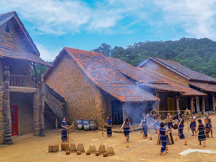 Làng Cù Lần Đà Lạt: Vị trí, cách di chuyển, các điểm check-in hấp dẫn