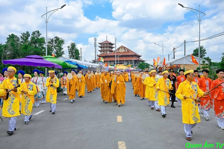 cung thỉnh xá lợi Đức Phật về tôn trí tại chùa Thanh Tâm3