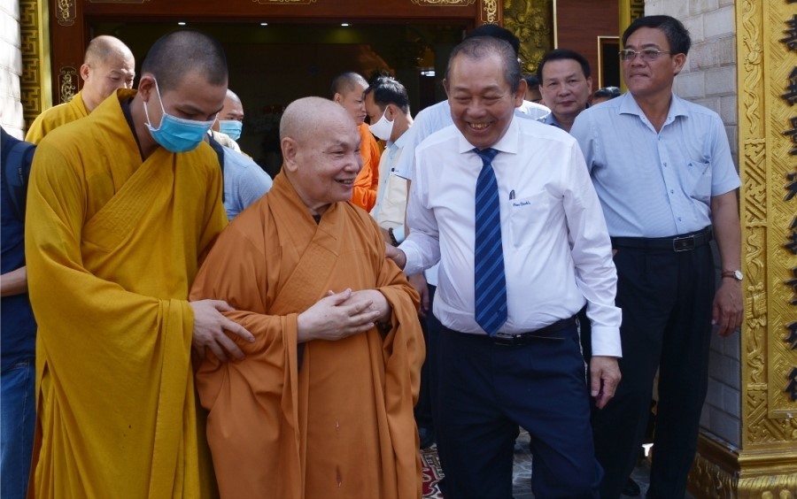 Phó Thủ tướng Thường trực thăm HT Thích Thiện Nhơn11